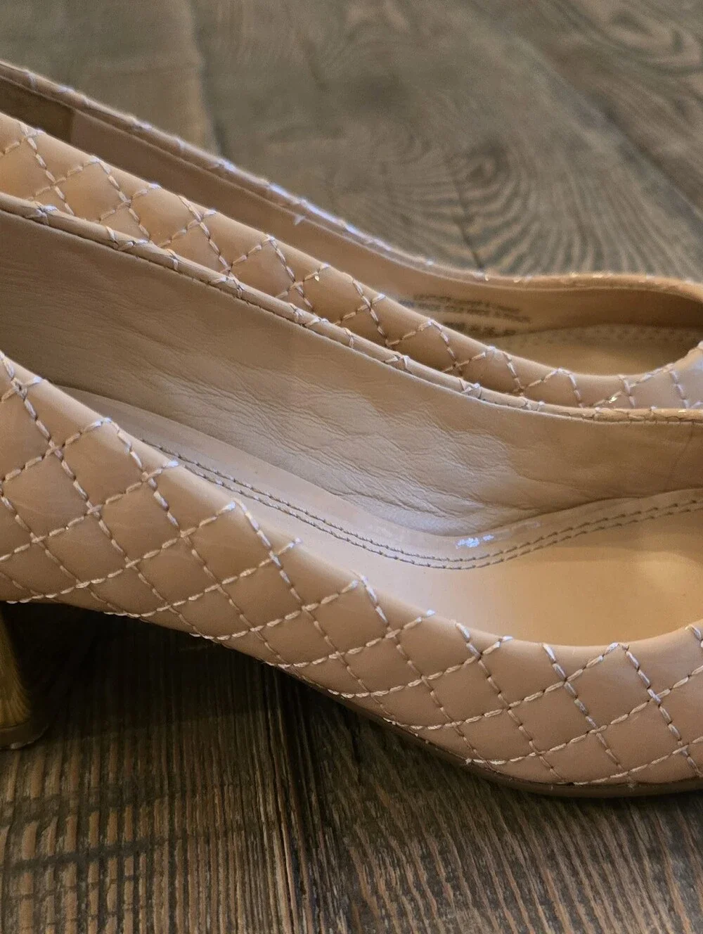 Tory Burch Beige Quilted Patent Leather Block Heel Pumps W S5